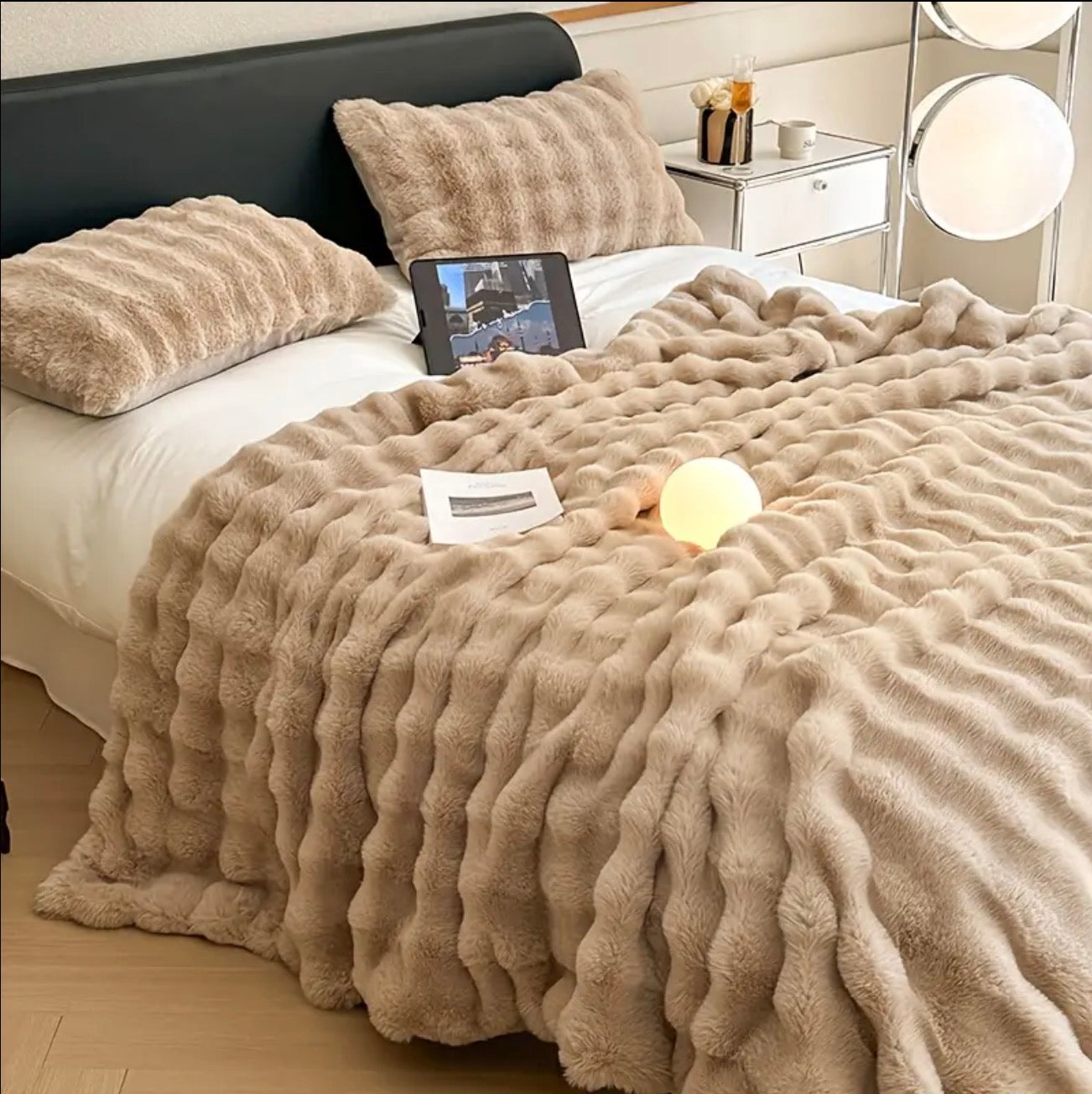 Couverture d'hiver épaisse et chaude en peluche de faux lapin au lait