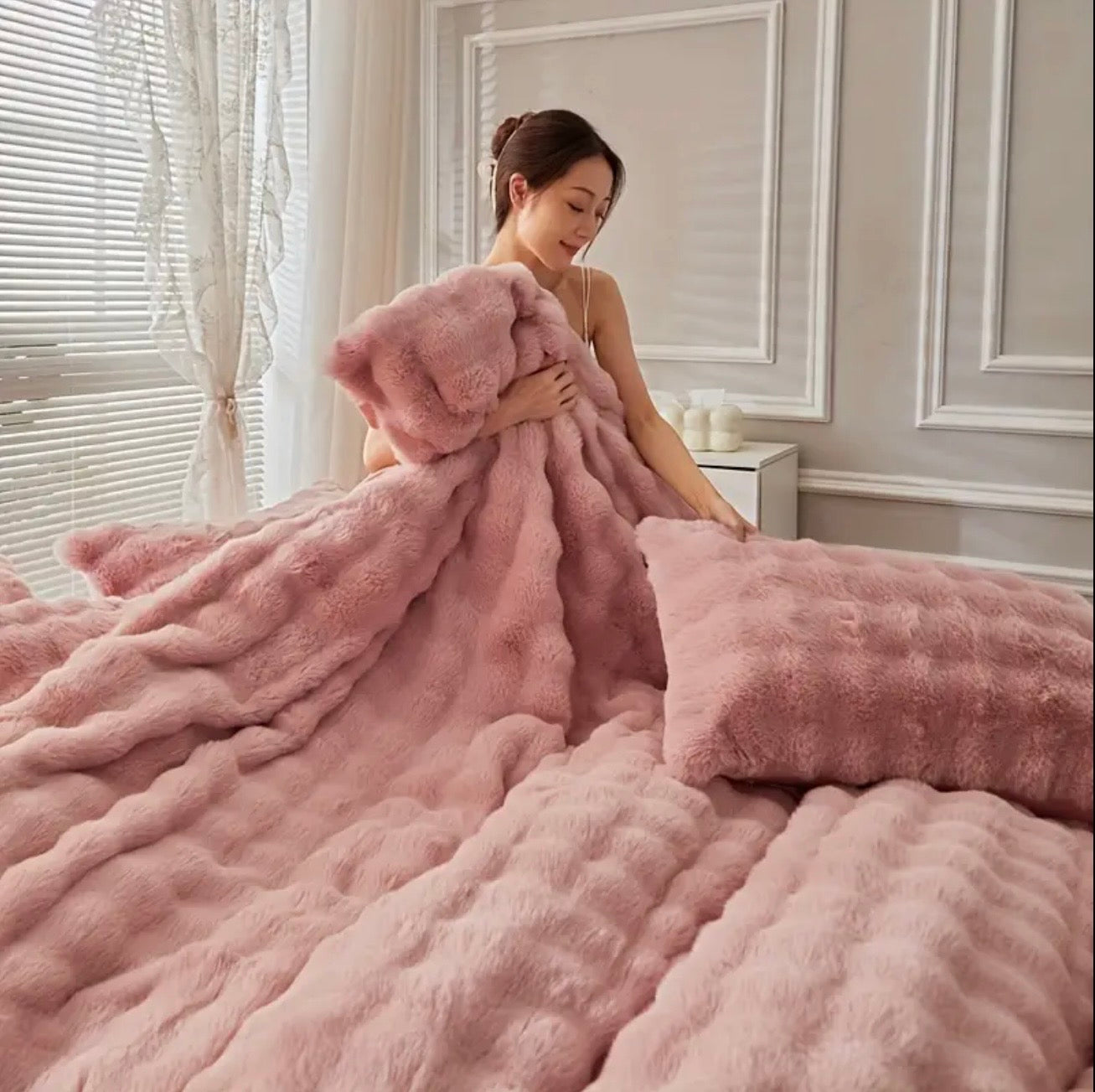 Couverture d'hiver épaisse et chaude en peluche de faux lapin au lait